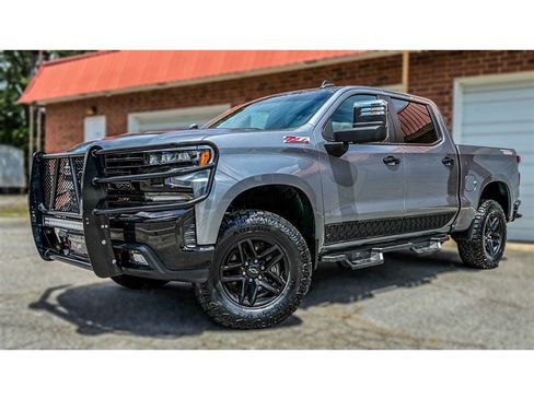 Used 2021 Chevrolet Silverado 1500 LT Trail Boss w/ Bed Protection Package AWD/4WD image 2