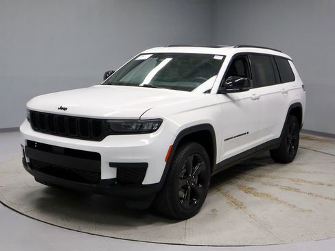 Used 2023 Jeep Grand Cherokee L Laredo AWD/4WD image 7