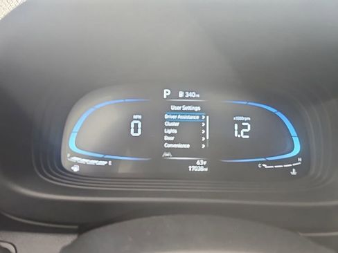 Used 2025 Hyundai Venue SEL FWD image 8