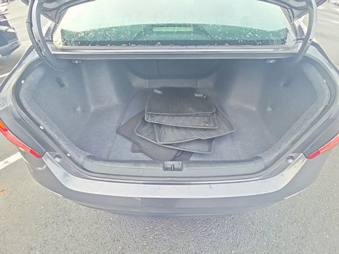 Used 2018 Honda Accord EX image 16