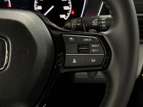 New 2025 Honda Pilot Touring image 27