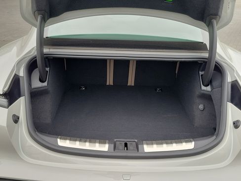 Used 2025 Porsche Taycan image 24