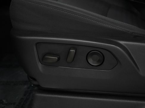 Used 2025 Chevrolet Silverado 1500 LT image 30