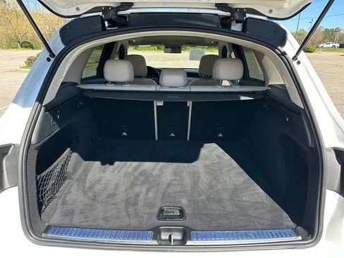 Used 2022 Mercedes-Benz GLC 300 w/ Premium Package Lite image 29