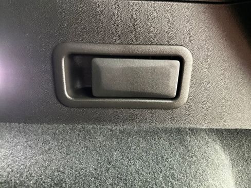 Used 2020 Cadillac XT5 Premium Luxury w/ LPO, Floor Liner Package image 27