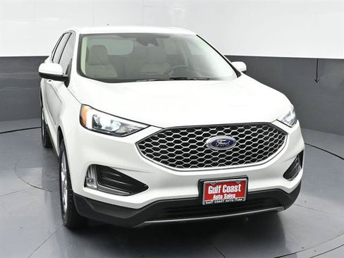 Certified 2024 Ford Edge SEL w/ Convenience Package AWD/4WD image 3