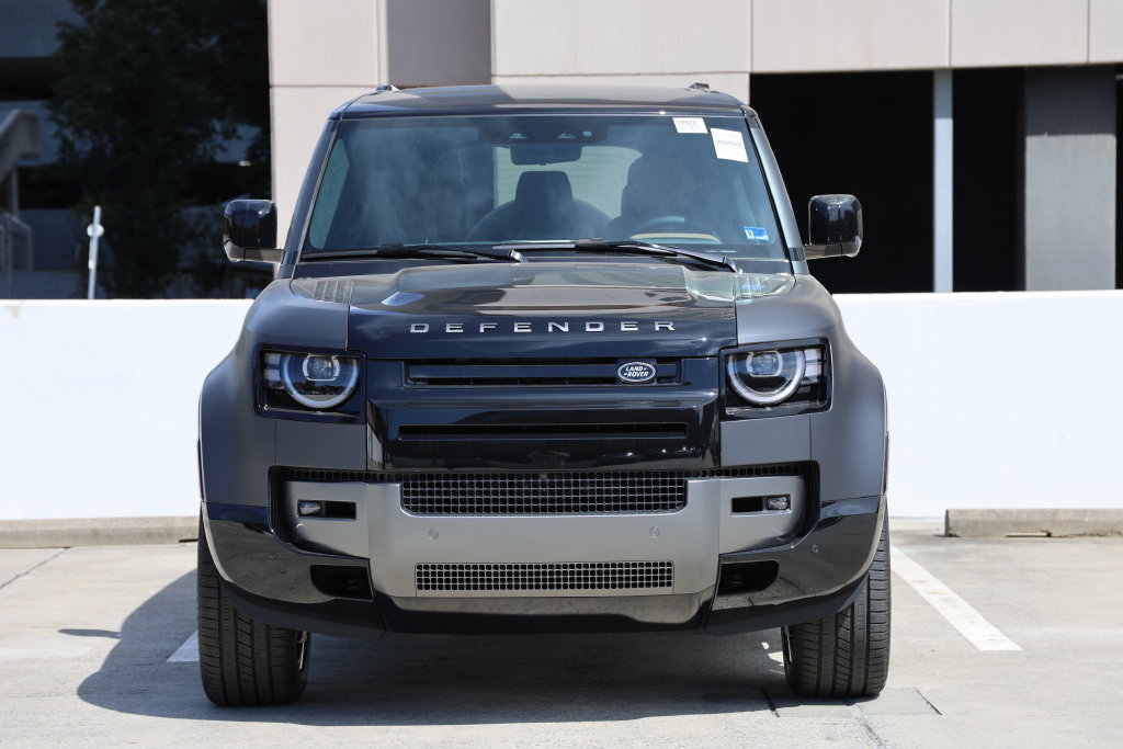 New 2026 Land Rover Defender 130 V8 AWD/4WD image 10