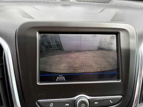 Used 2021 Chevrolet Equinox LT FWD image 19