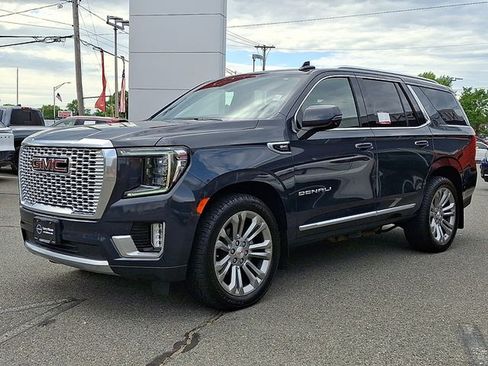Used 2021 GMC Yukon Denali w/ Denali Ultimate Package AWD/4WD image 3