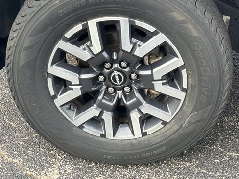 Certified 2022 Nissan Frontier SV image 9