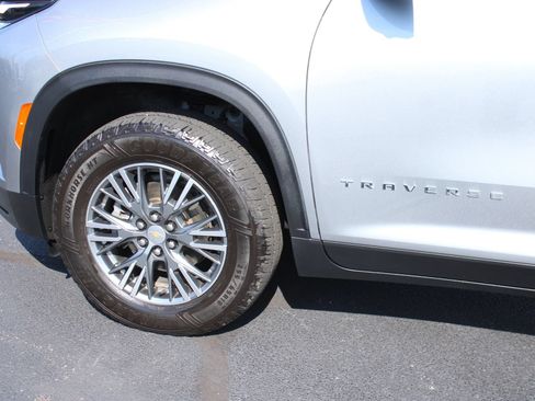 Used 2024 Chevrolet Traverse LT w/ LPO, Floor Liner Package AWD/4WD image 11