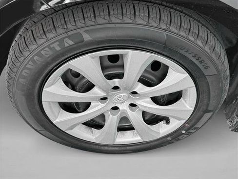 Used 2024 Toyota Corolla LE image 9