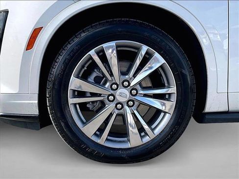 Used 2022 Cadillac XT6 Premium Luxury image 10