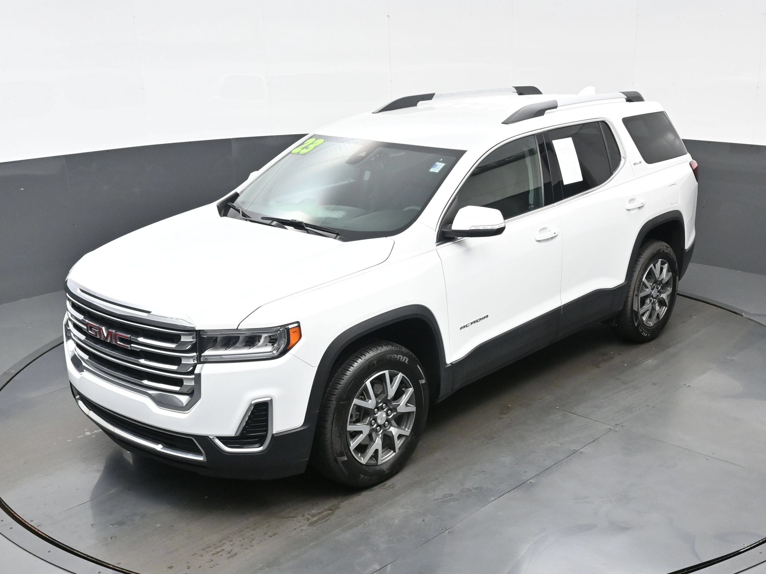 Used 2023 GMC Acadia SLE w/ Driver Convenience Package FWD image 33