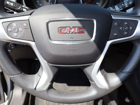 Used 2022 GMC Terrain SLE w/ Driver Convenience Package FWD image 11