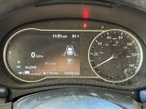 Used 2024 Nissan Versa SV FWD image 25