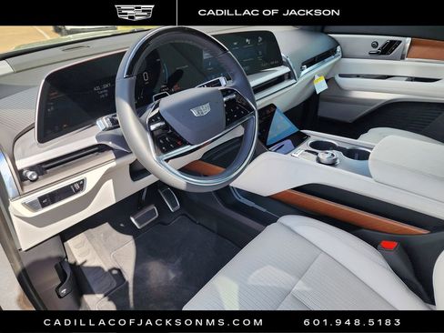 New 2026 Cadillac Vistiq Sport image 13