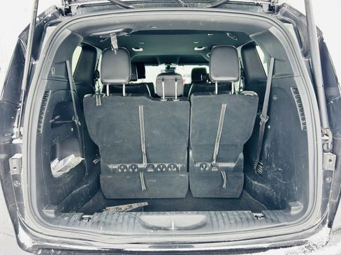 Used 2023 Chrysler Pacifica Touring-L w/ S Appearance Package image 28