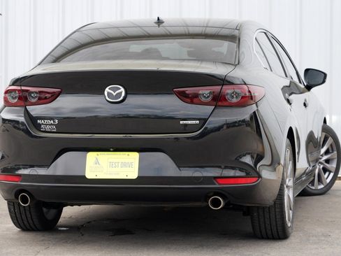 Used 2019 MAZDA MAZDA3 Sedan w/ Preferred Package image 4