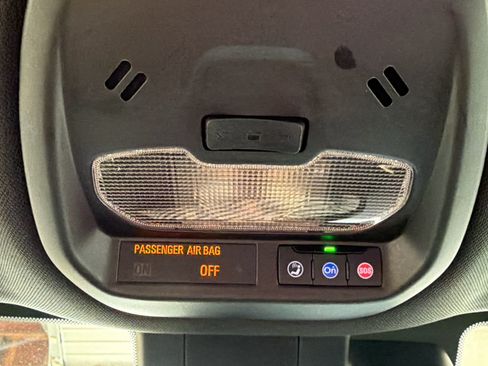 Used 2024 Chevrolet Trax RS FWD image 49