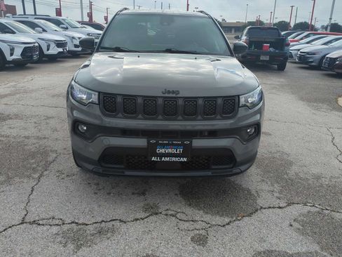 Used 2023 Jeep Compass Latitude w/ Convenience Group AWD/4WD image 3