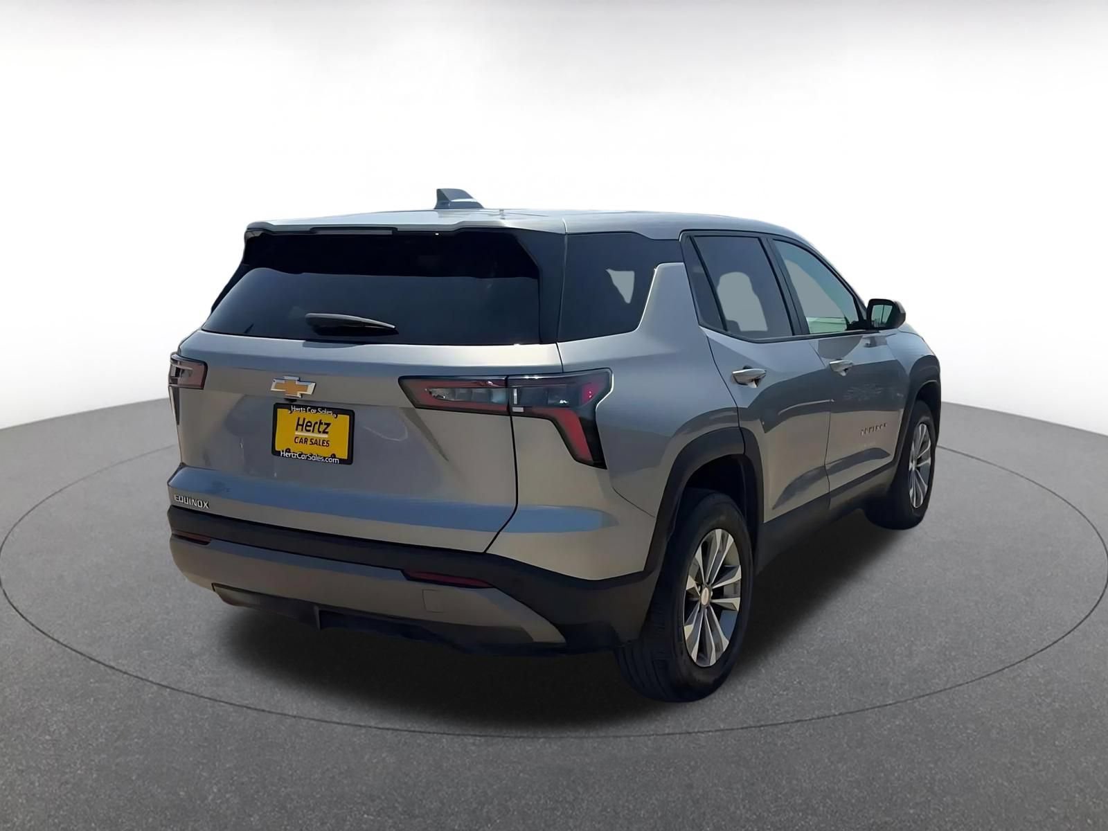 Used 2025 Chevrolet Equinox LT FWD image 13