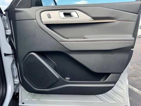 New 2026 Ford Explorer Active w/ Active Comfort Package AWD/4WD image 27