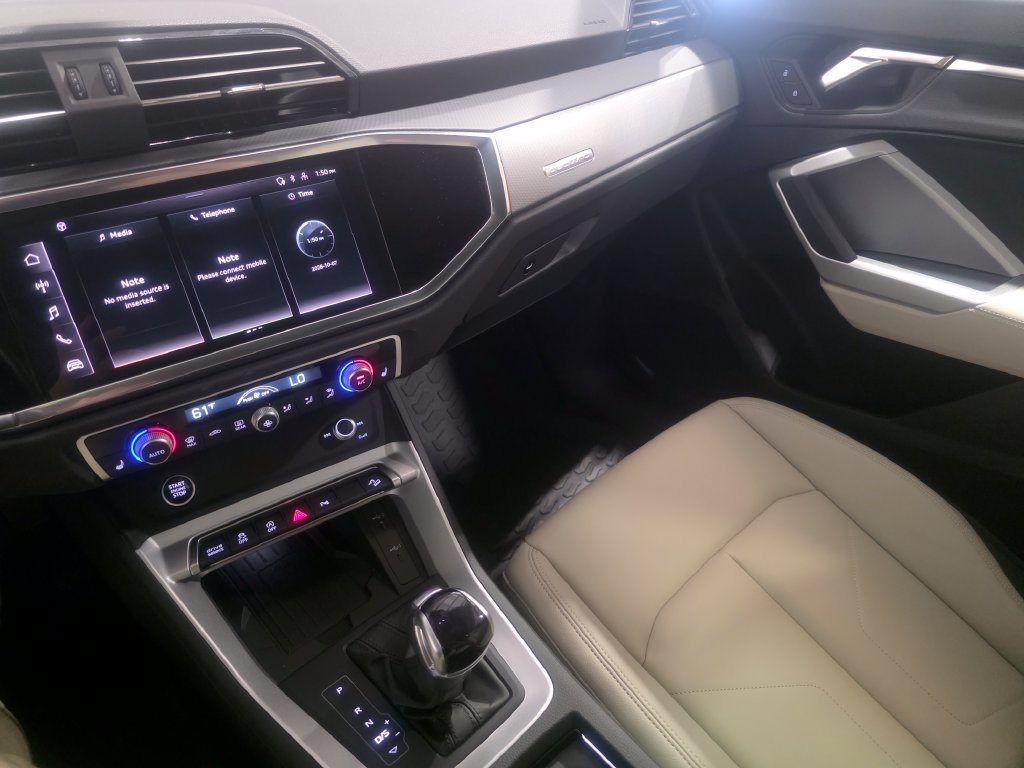 Certified 2025 Audi Q3 2.0T Premium w/ Convenience Package AWD/4WD image 28