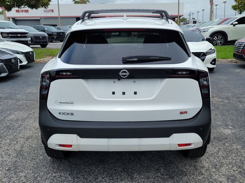 Certified 2025 Nissan Kicks SR FWD image 6