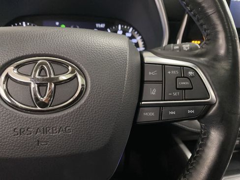 Used 2021 Toyota Highlander XLE image 21