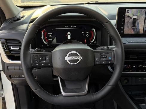 Certified 2025 Nissan Rogue SL w/ Tech Package AWD/4WD image 15