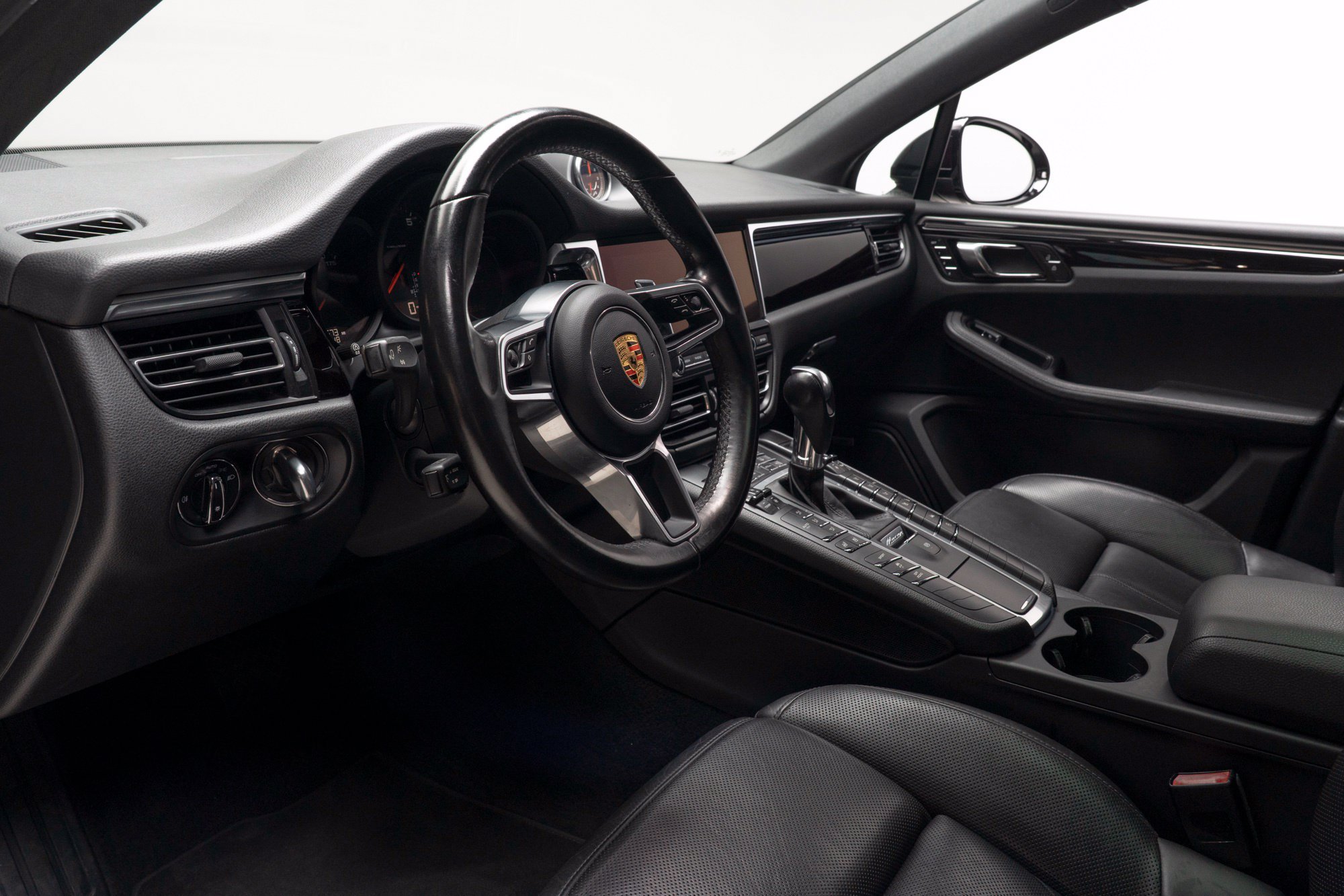 Used 2020 Porsche Macan AWD/4WD image 12