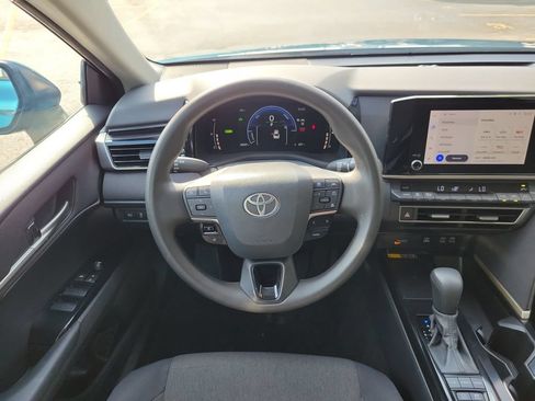 Used 2025 Toyota Camry LE FWD image 13