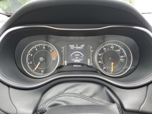 Used 2020 Jeep Cherokee Latitude FWD image 24