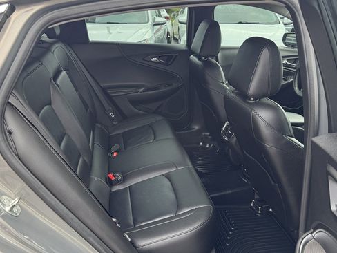 Used 2018 Chevrolet Malibu LT w/ Leather Package FWD image 25