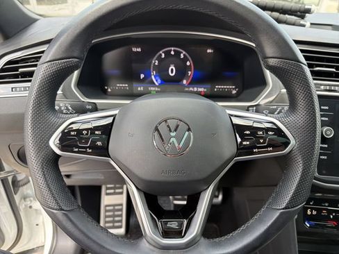 Used 2024 Volkswagen Tiguan SE R-Line FWD image 16