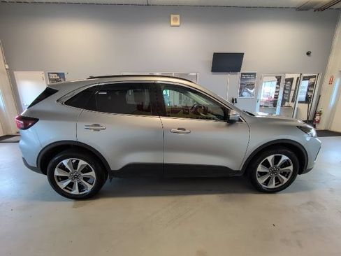 Certified 2023 Ford Escape Platinum AWD/4WD image 6