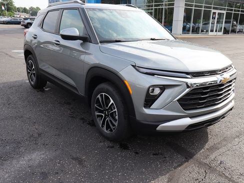 New 2026 Chevrolet TrailBlazer LT w/ Convenience Package FWD image 2