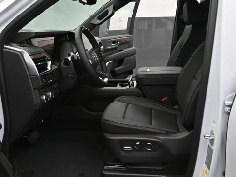 New 2026 GMC Yukon XL Denali w/ Denali Reserve Package AWD/4WD image 17