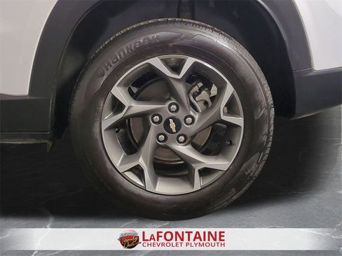 Certified 2025 Chevrolet Trax LT w/ Driver Confidence Package image 30