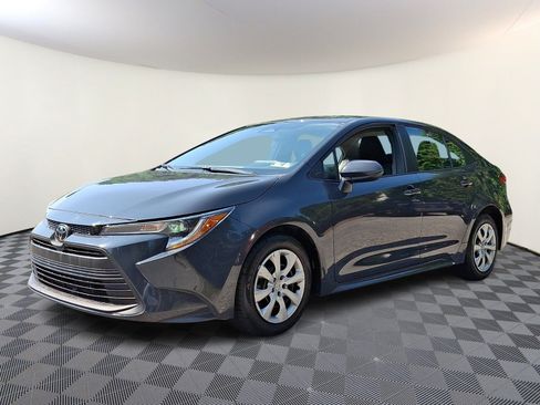 Used 2024 Toyota Corolla LE FWD image 3