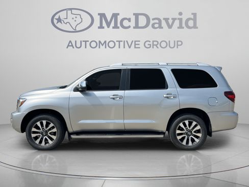 Used 2020 Toyota Sequoia Limited w/ Safety & Convenience Package AWD/4WD image 4