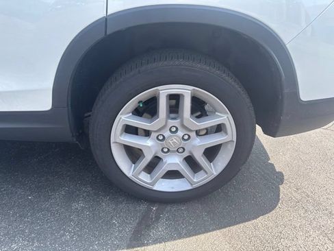 Used 2024 Honda Passport EX-L image 11