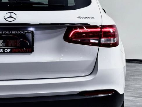 Used 2019 Mercedes-Benz GLC 300 4MATIC w/ Premium Package image 14