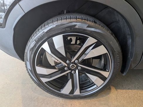 Used 2023 Volvo XC40 B5 Plus w/ Driver Assist Package image 8