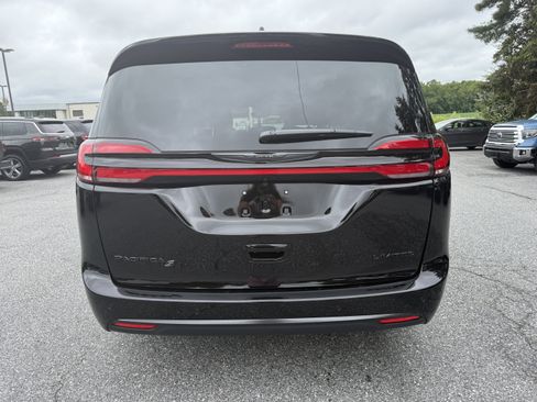 New 2026 Chrysler Pacifica Limited w/ S Appearance Package FWD image 6