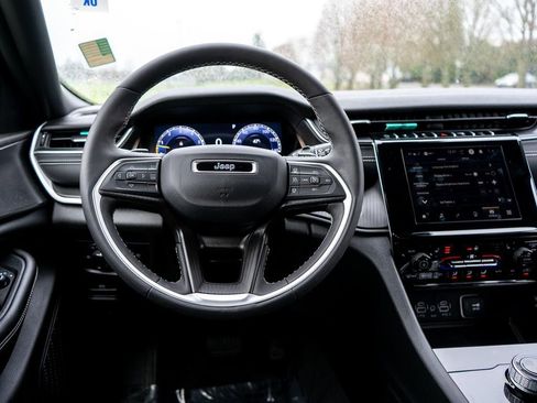 Used 2023 Jeep Grand Cherokee L Altitude image 7