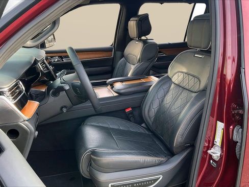 Used 2024 Jeep Grand Wagoneer Series III w/ HD Trailer Tow Package image 23