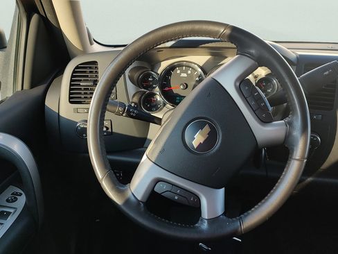 Used 2008 Chevrolet Silverado 2500 LT w/ 1LT Convenience Package AWD/4WD image 21