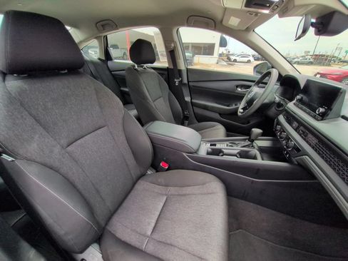 Used 2025 Honda Accord LX image 30